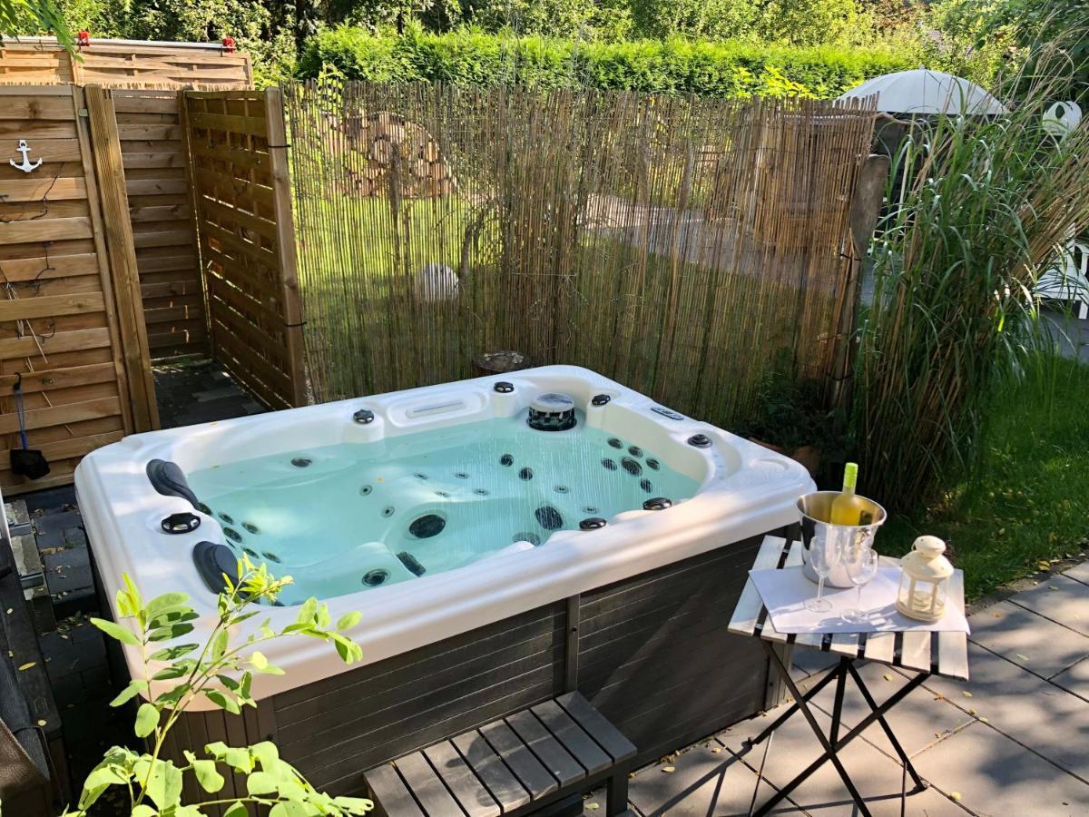 Gartenloft Mit Outdoor Whirlpool Und Garten Petershagen/Eggersdorf Kültér fotó