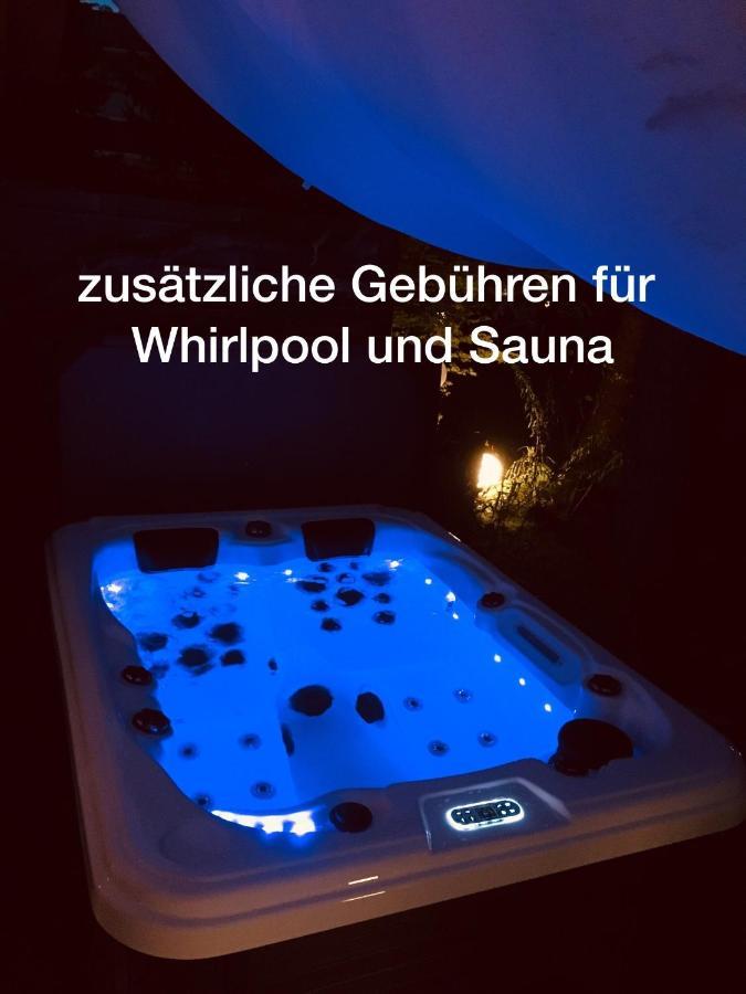 Gartenloft Mit Outdoor Whirlpool Und Garten Petershagen/Eggersdorf Kültér fotó