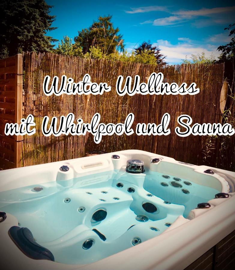 Gartenloft Mit Outdoor Whirlpool Und Garten Petershagen/Eggersdorf Kültér fotó